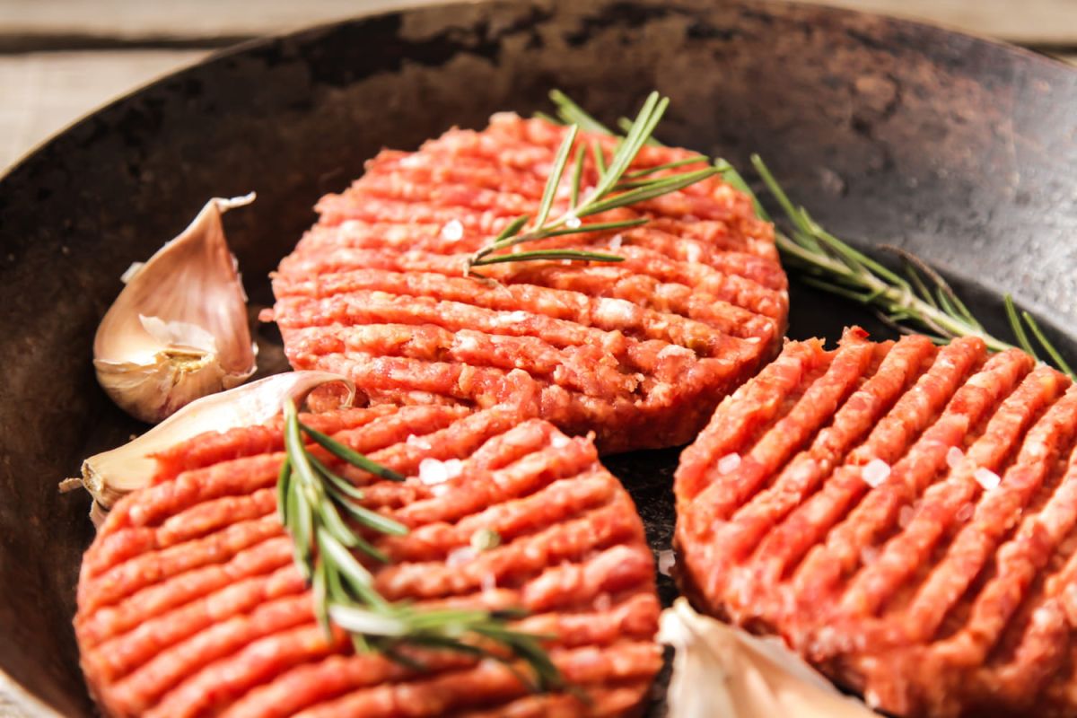 Les secrets des steaks hachés : pourquoi leurs rayures sont essentielles