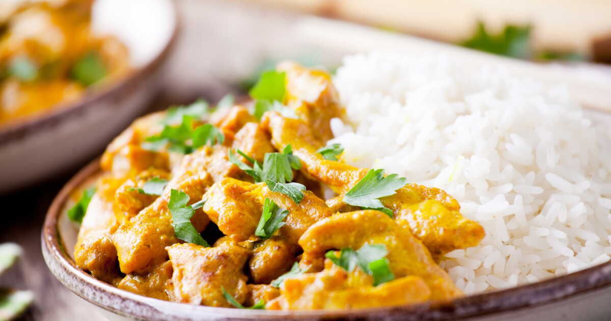 Curry de poulet à la mangue : une aventure culinaire en 25 minutes