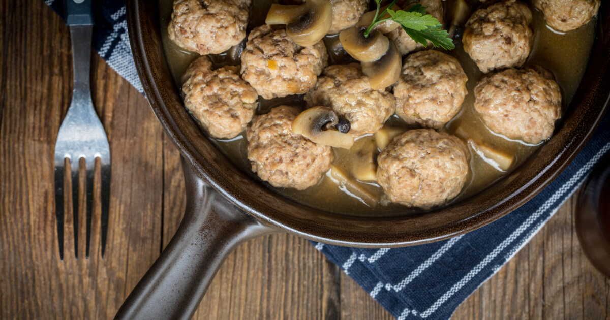 Boulettes de poulet et leur sauce aux champignons crémeuse