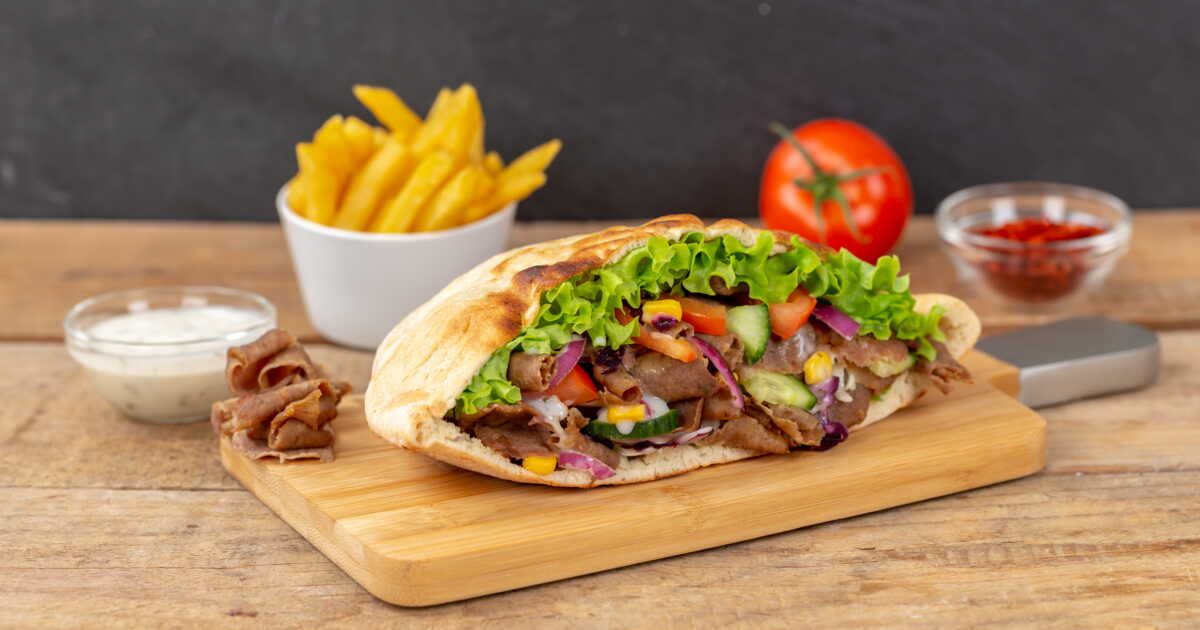 Découvrez la recette des mini-kebabs faits maison pour un apéro réussi