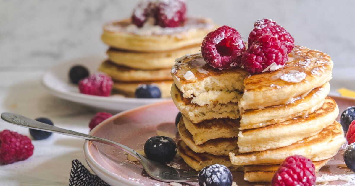 Des pancakes healthy sans sucre ni beurre : trois recettes légères à découvrir