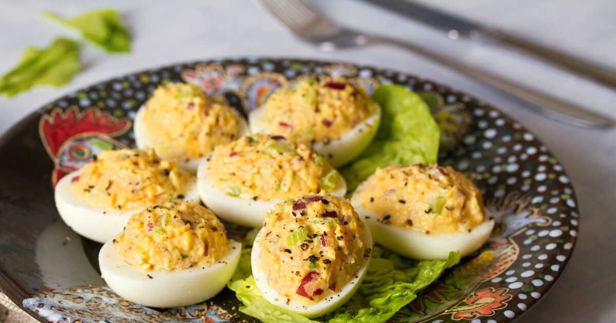 Hélène Darroze partage sa recette irrésistible d'œufs mimosa