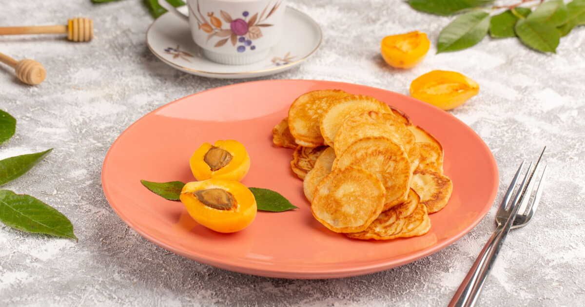 Dégustez des pancakes moelleux aux abricots : le délice estival à ne pas manquer