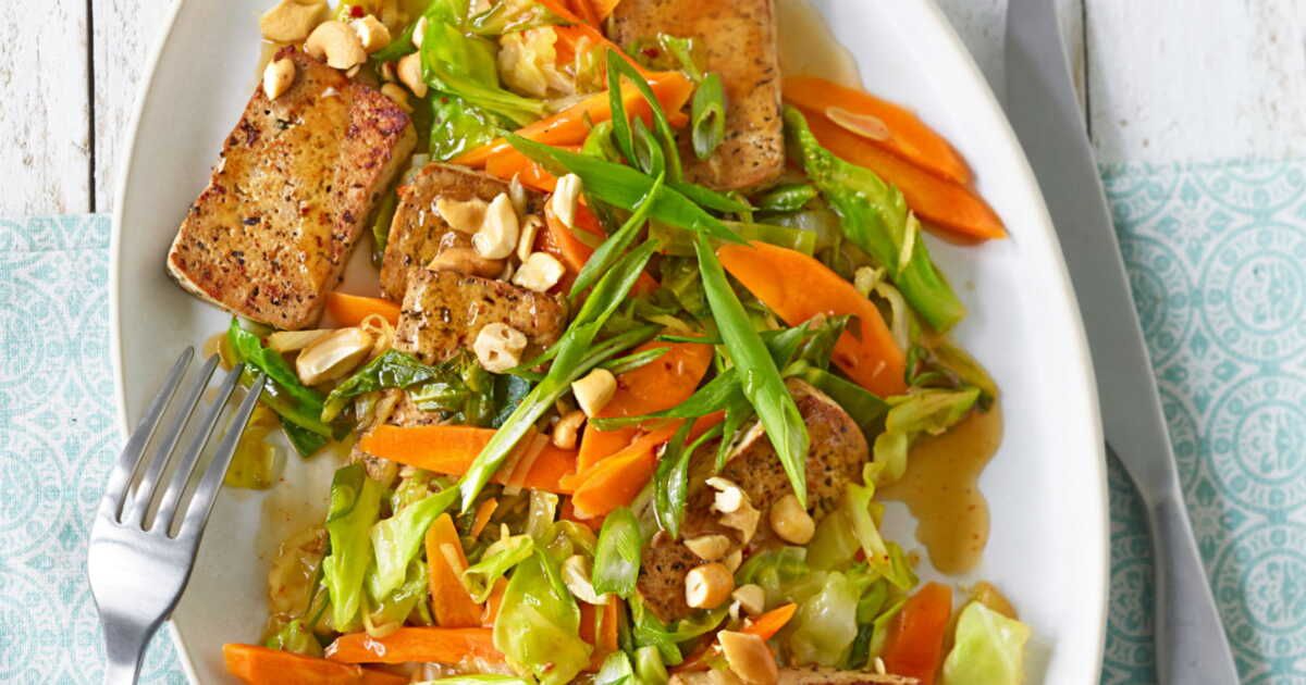 Une explosion de saveurs : tofu mariné sauté à l’asiatique