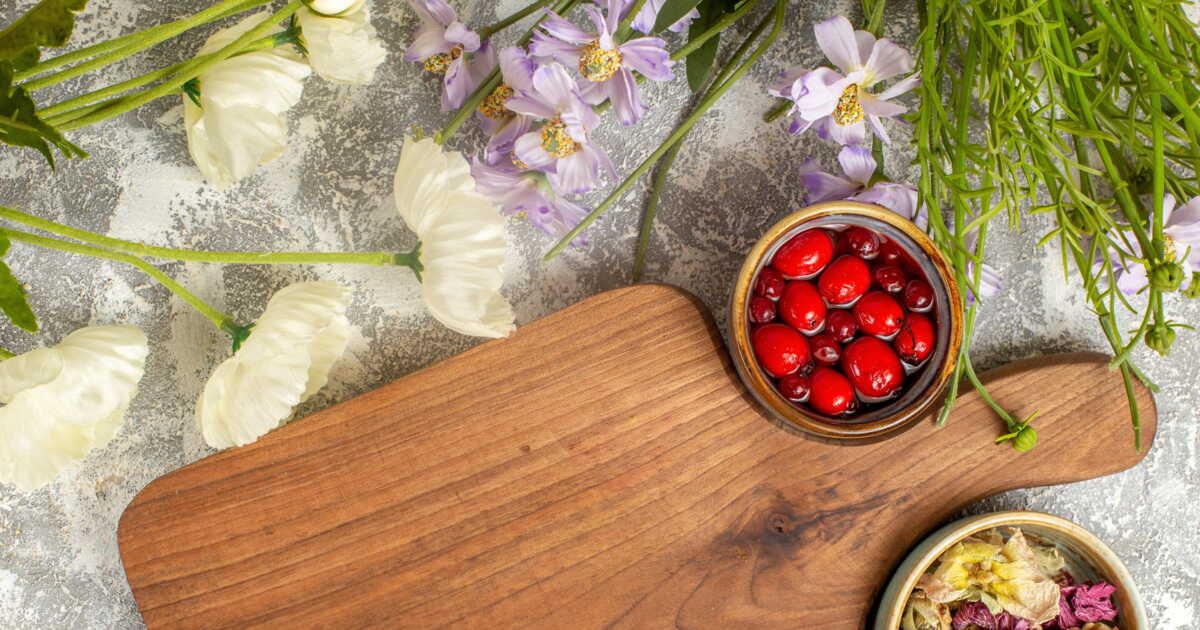 Les secrets pour prolonger la vie de vos planches de cuisine en bois selon le chef Juan Arbelaez