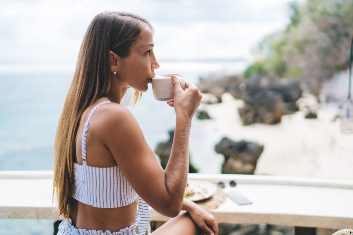 9 raisons convaincantes de réduire votre consommation de café cet été