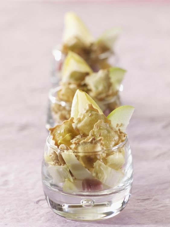 Salade d'endives aux ravioles croquantes