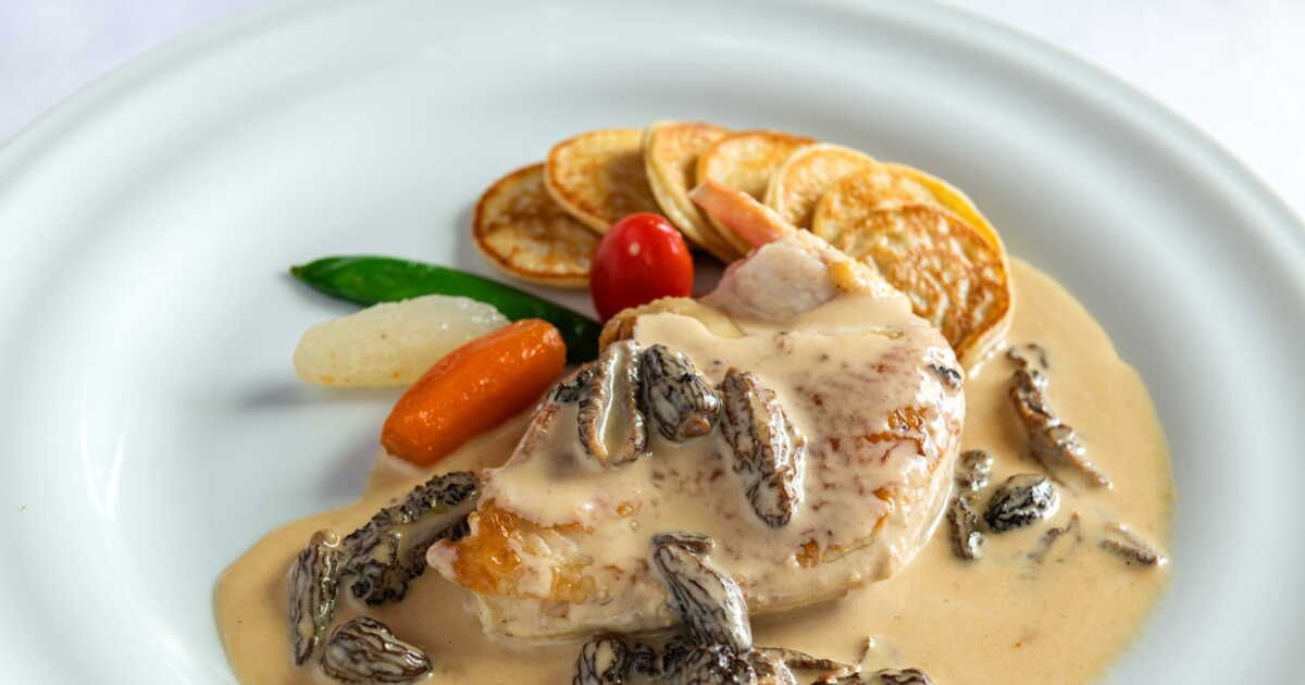 La recette incontournable de volaille au vin jaune et morilles pour un Noël réussi