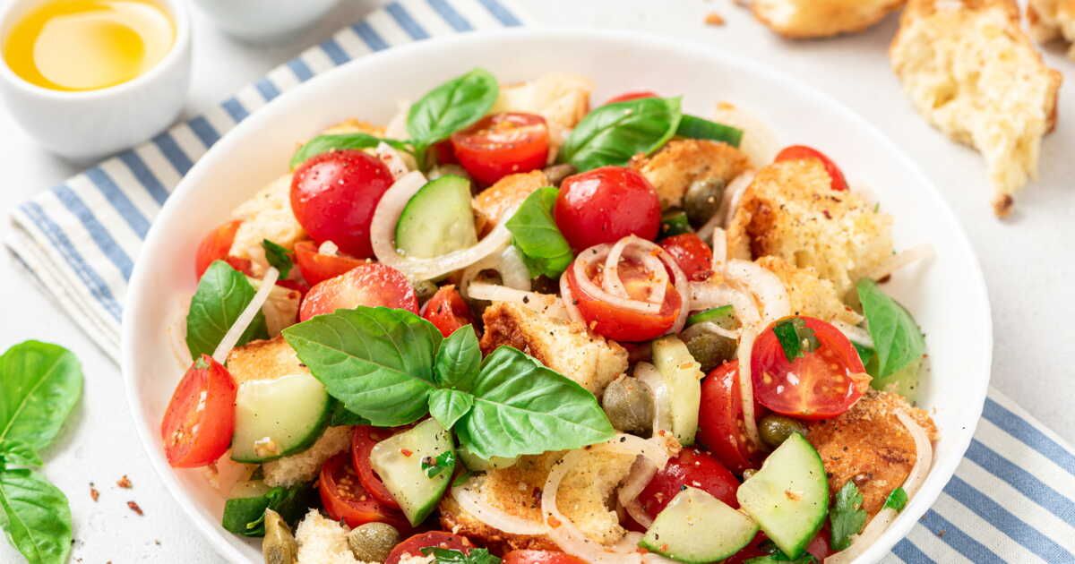 Délicieuse panzanella : réveillez vos papilles avec la recette ensoleillée de Julie Andrieu