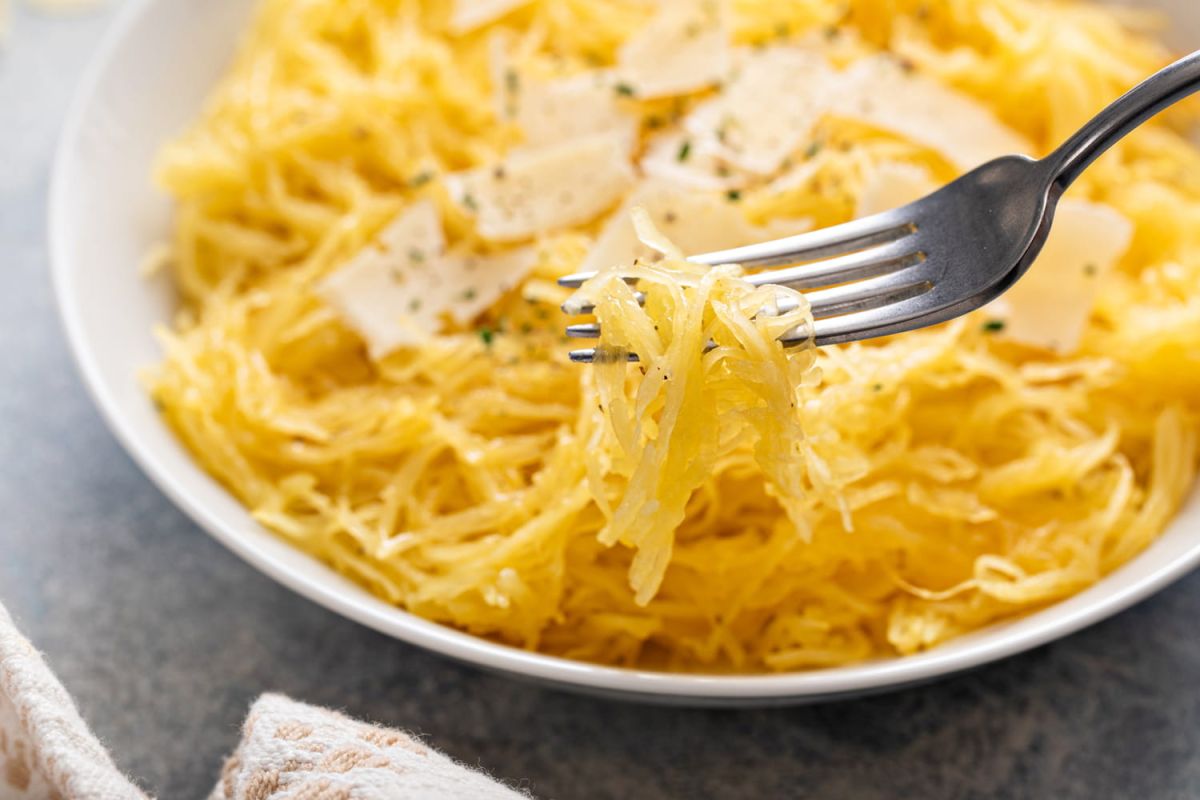 Une courge spaghetti réconfortante et savoureuse : la recette de Laurent Mariotte