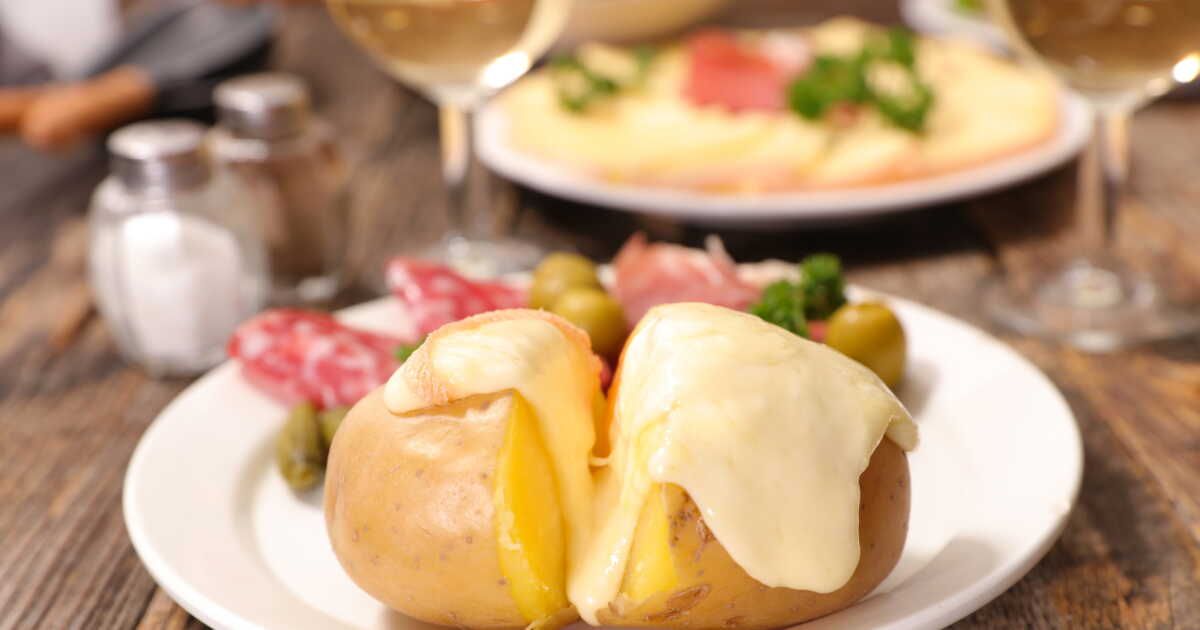 Le fromage à raclette périmé : faut-il vraiment le jeter ?