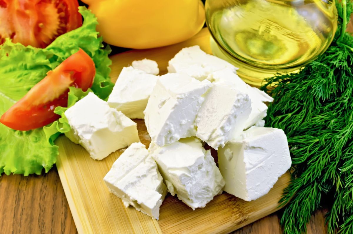 Un fromage léger qui rivalise avec la feta pour un été savoureux