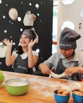 Des petits chefs en herbe à l'Atelier Cake