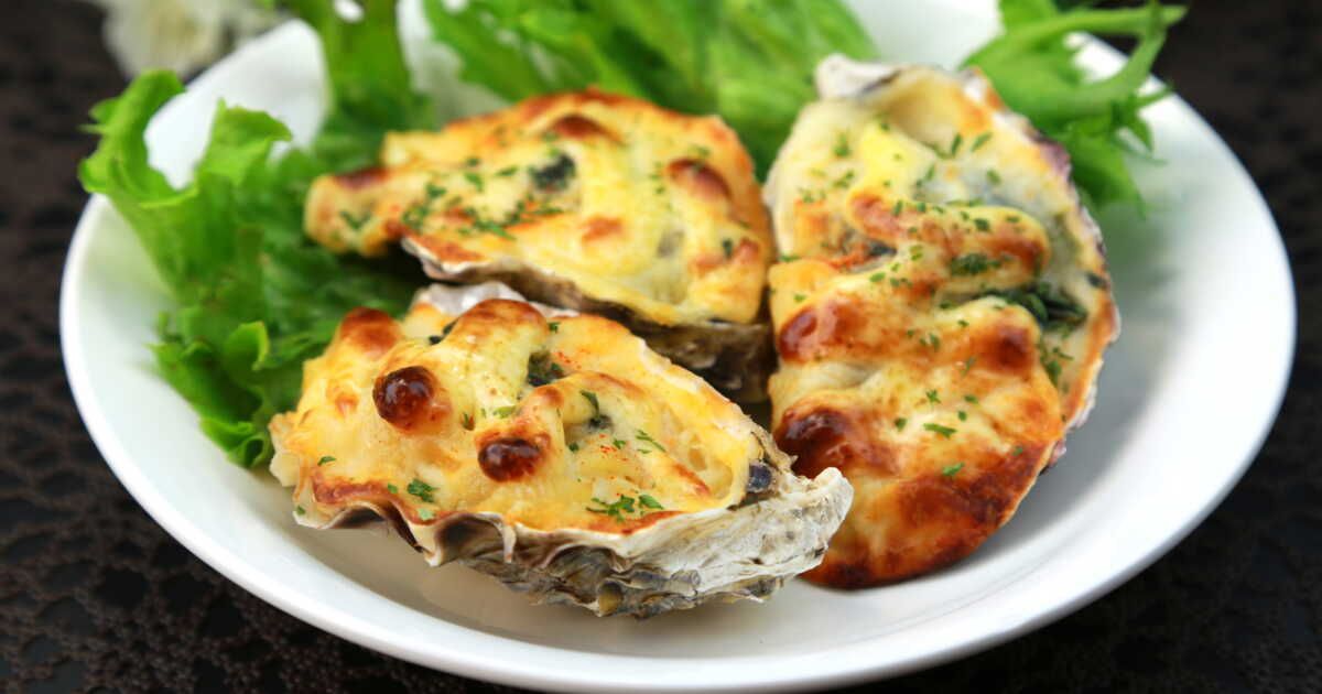 Un délice festif : huîtres gratinées au fromage et épinards qui émerveilleront vos convives