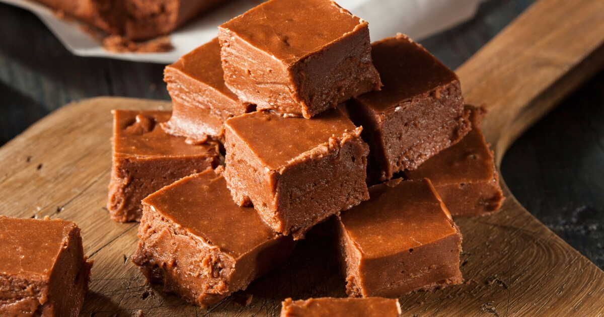 Une recette de fudge au chocolat à deux ingrédients pour un goûter sain et gourmand