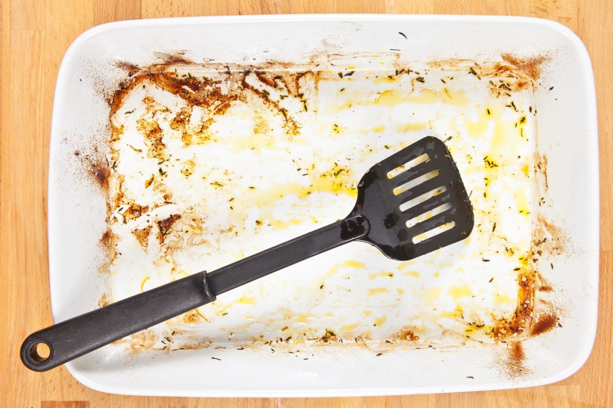 Comment revitaliser vos plats brûlés : 4 astuces incontournables