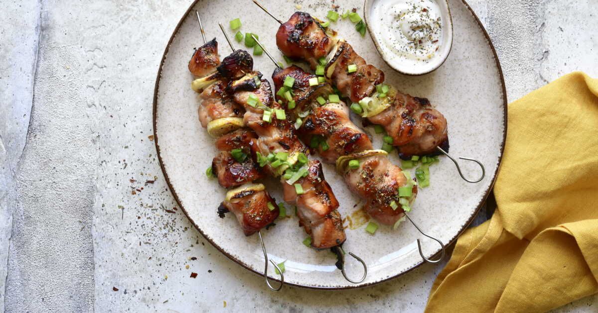 Brochettes de poulet à la grecque : une touche de fraîcheur pour vos barbecues